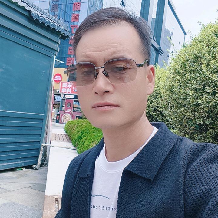 悬崖峭壁养蜂人_