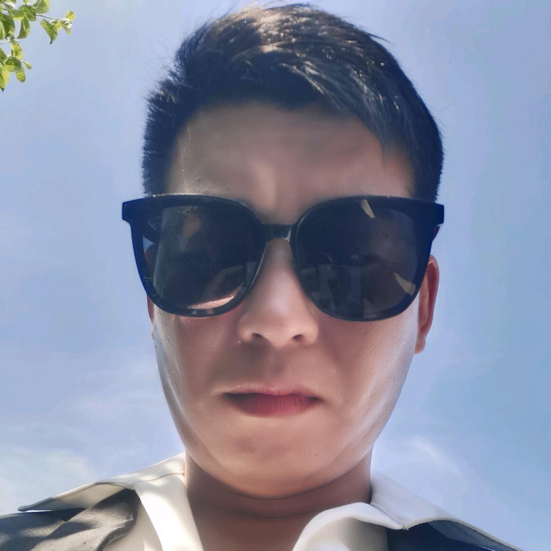 ❤  杰出青年 小胖