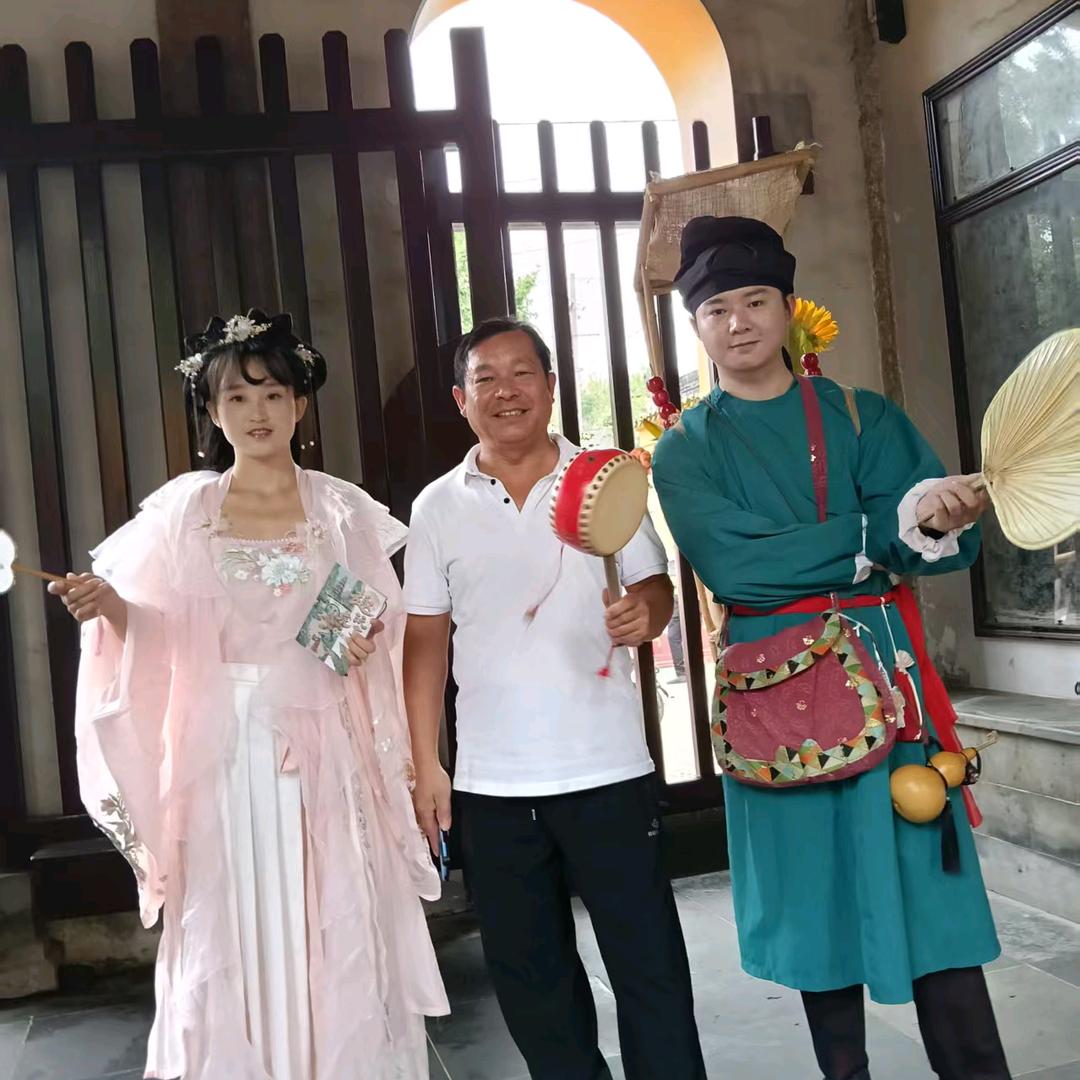 日月明哥