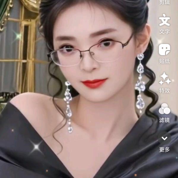 开心的左左