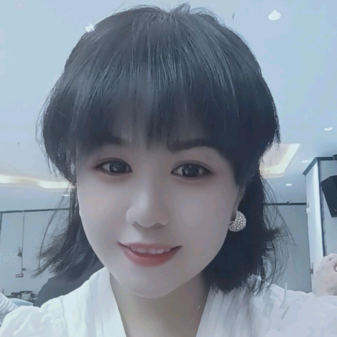李牛依依