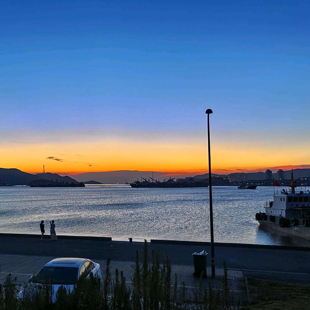 壮壮╭☞( ￣ ▽￣)╭☞♥