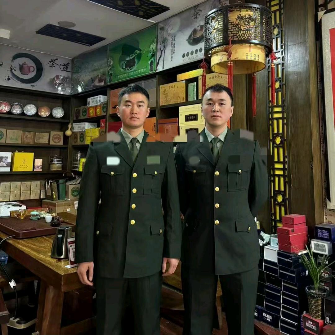 李姐《俩军大衣妈妈》