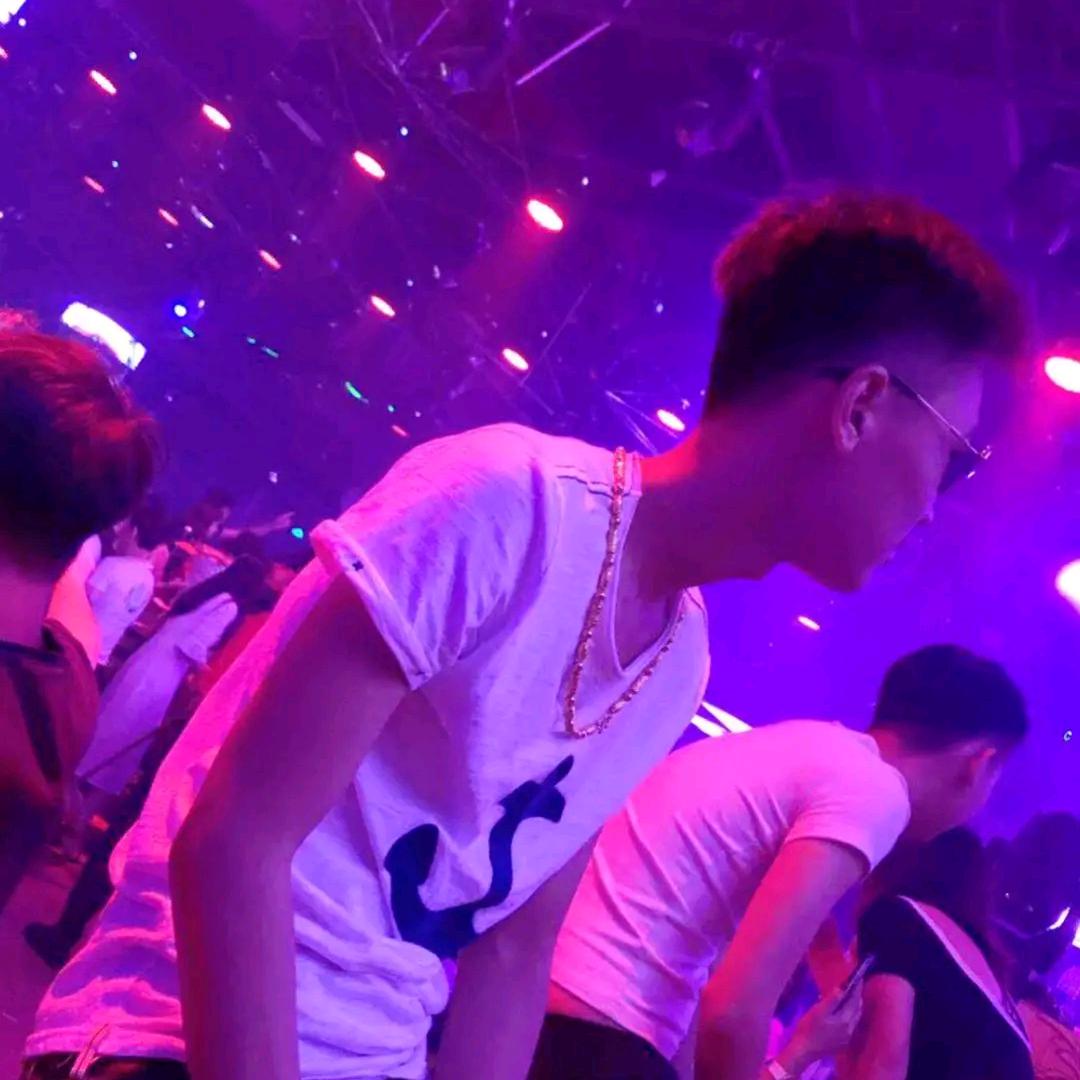 小林✌︎