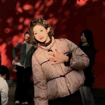 yolo宥娄（穿搭分享）