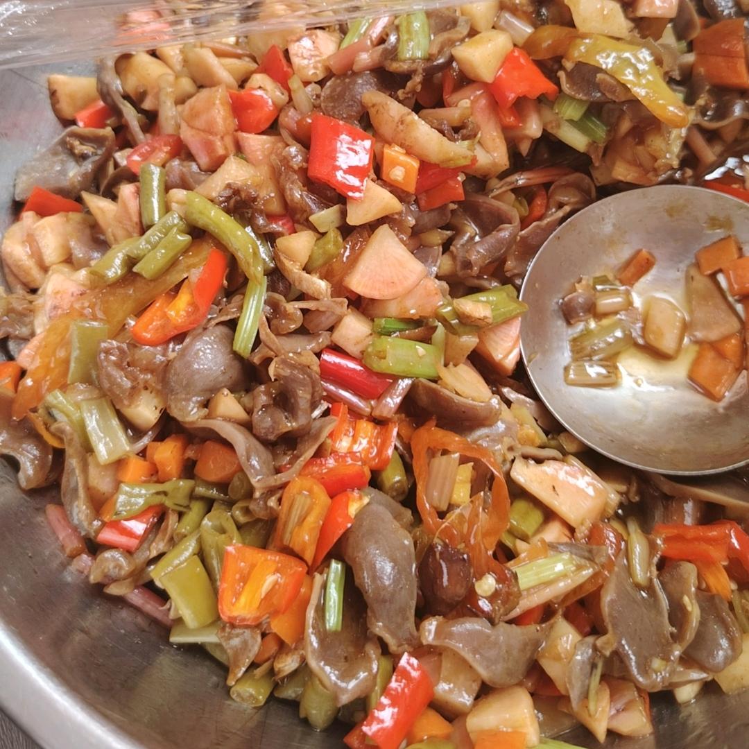 双胞胎宝妈（辣杂菜）