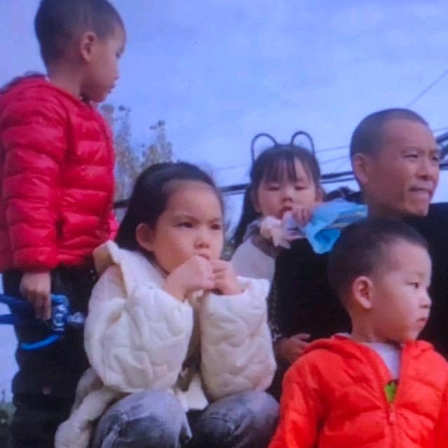 唐大姐，四个孙子的爷爷了