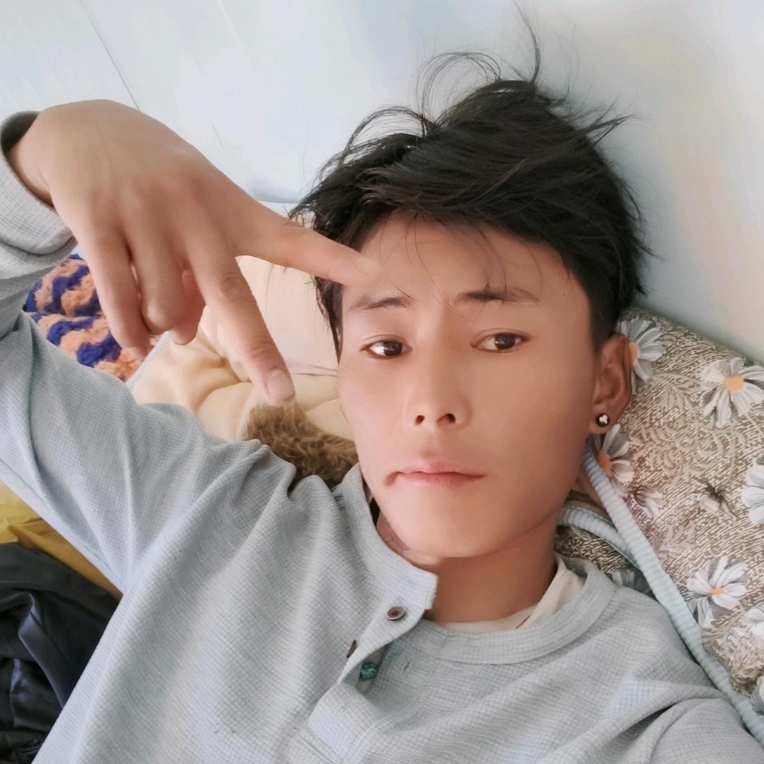 P  Q  —❤️‍🩹—Z L