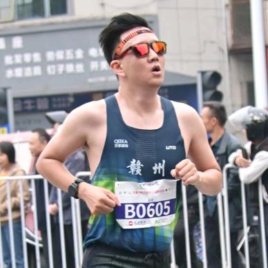 梁起飞（跑互）