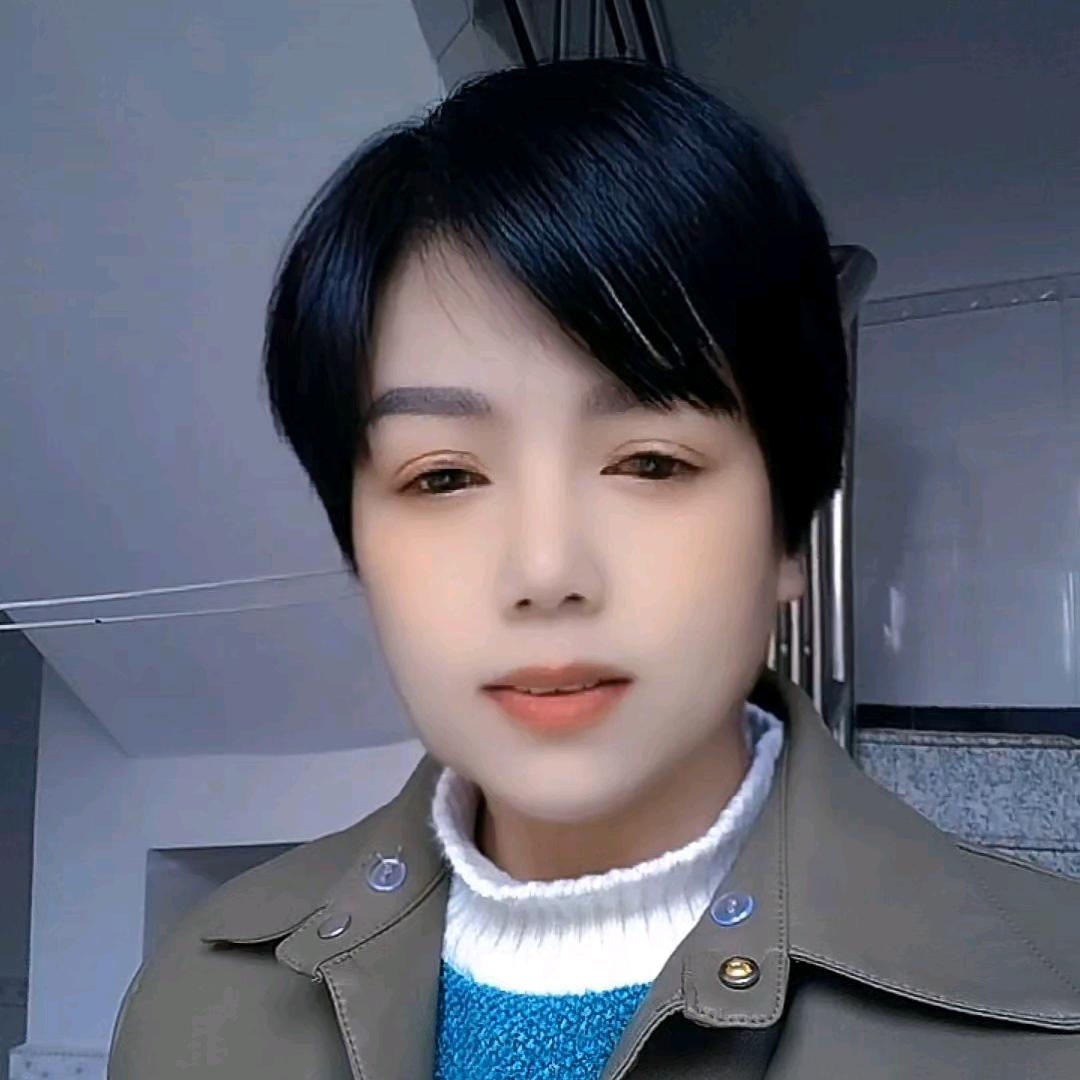 琼