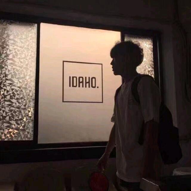 A    A    A