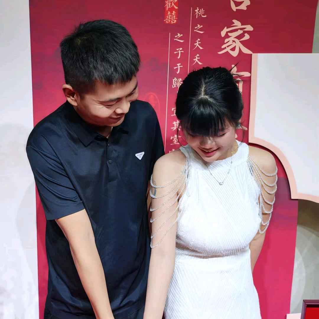 村头那小伙
