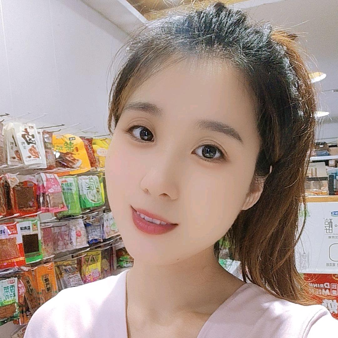 莹莹👧