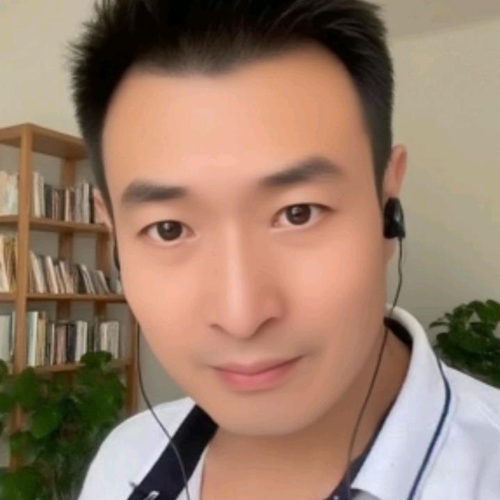 何哥11点十八，勤劳的小蜜蜂