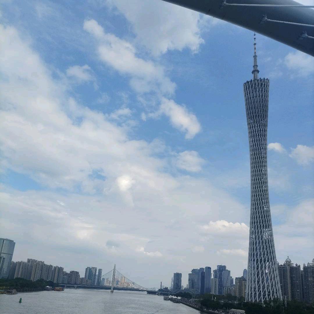 鄂M