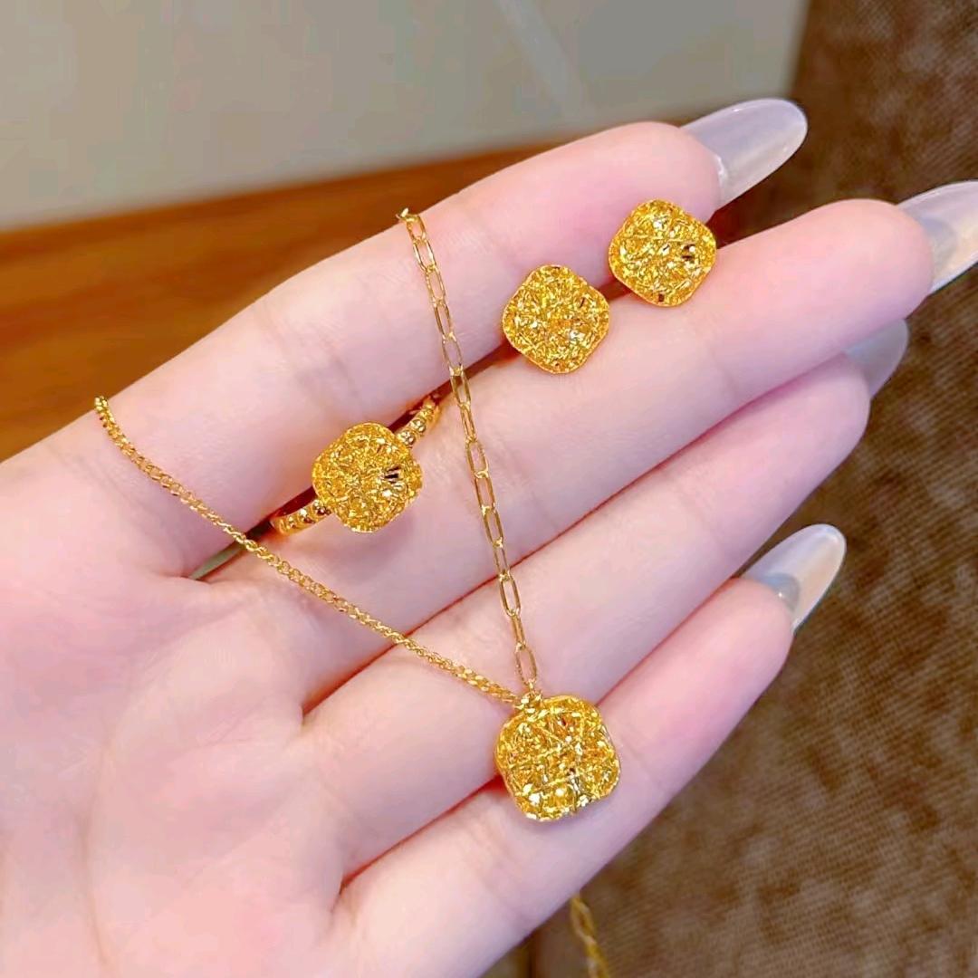 天宝中银珠宝城~小丽