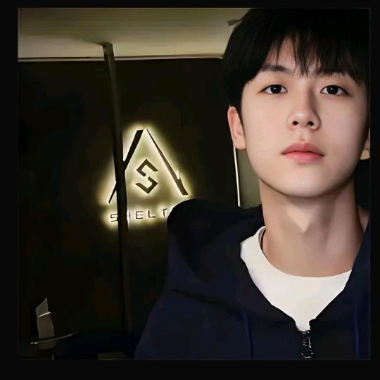 开心的暧男628