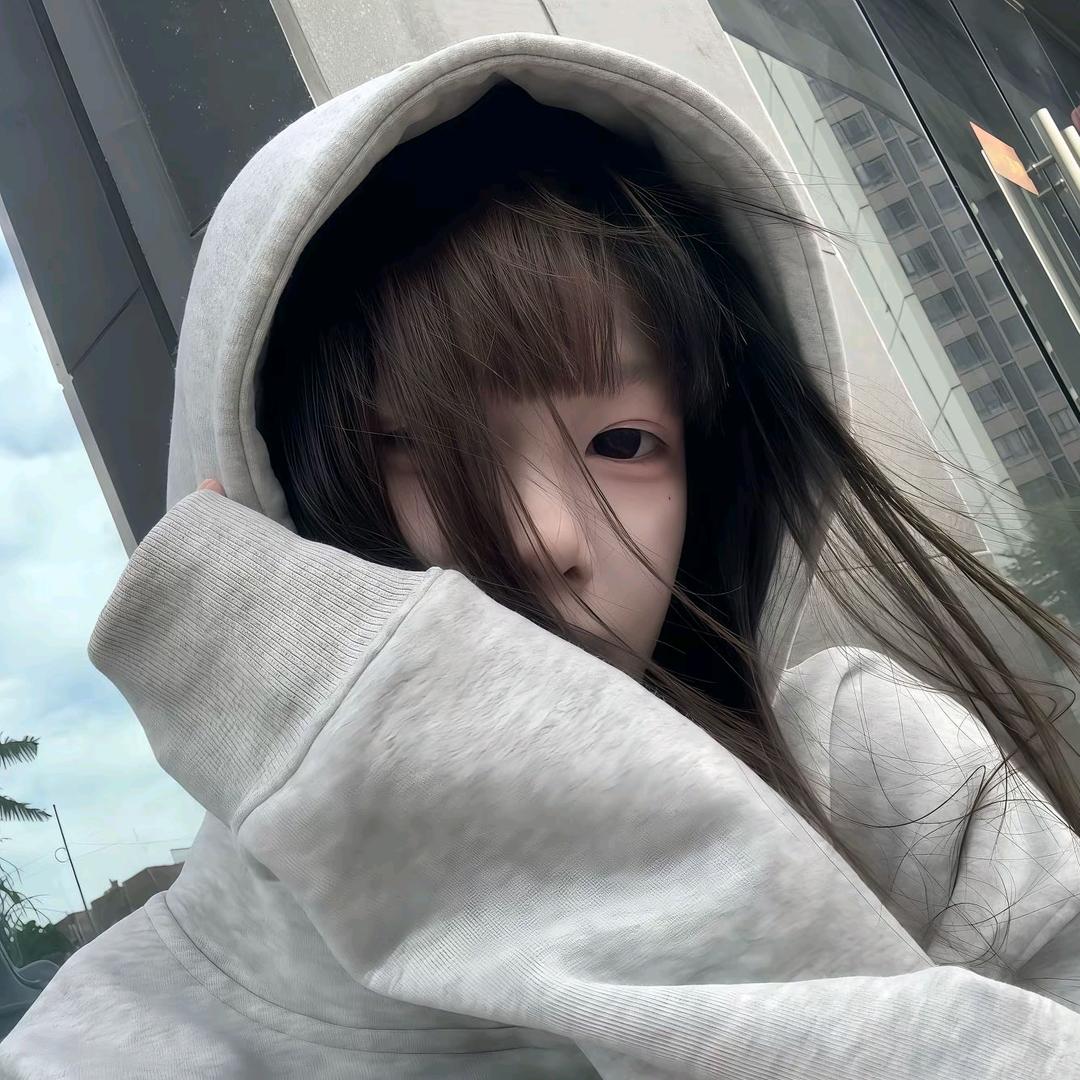 蕊希.