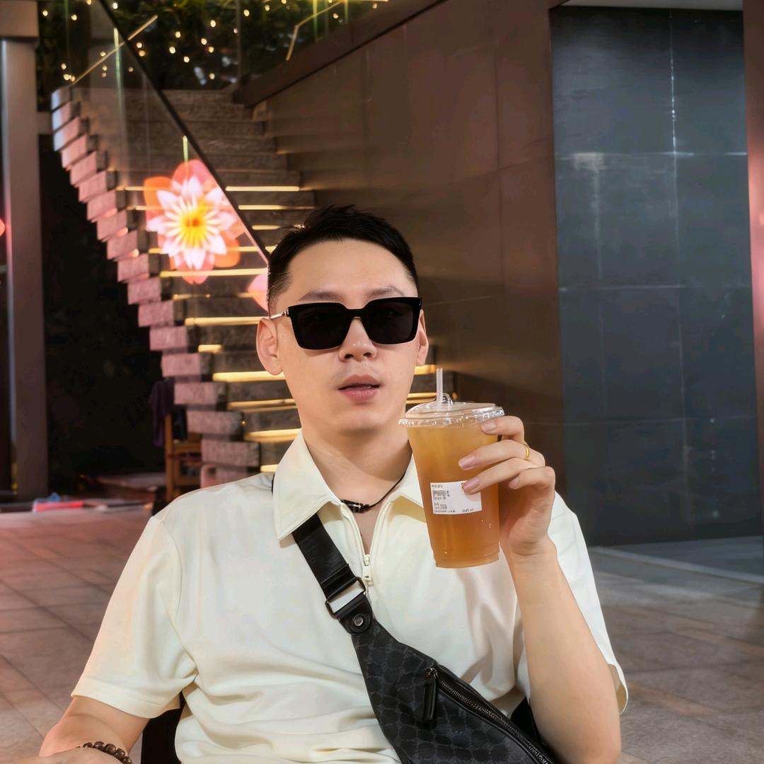 洪小二