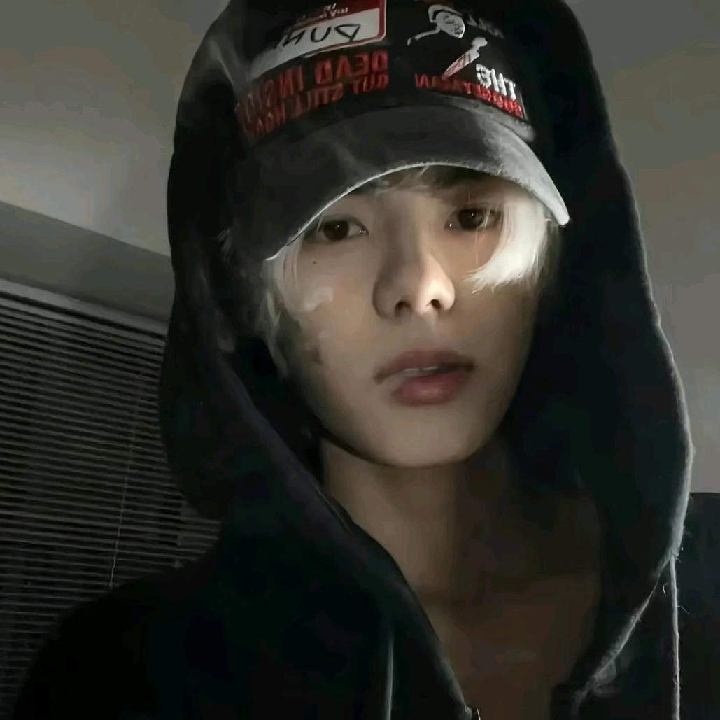 暖男排狗后面