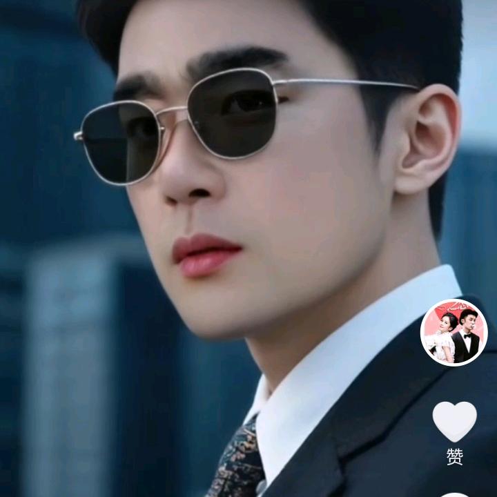 离$@(づ ●─● )づ