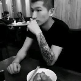 阿涛.