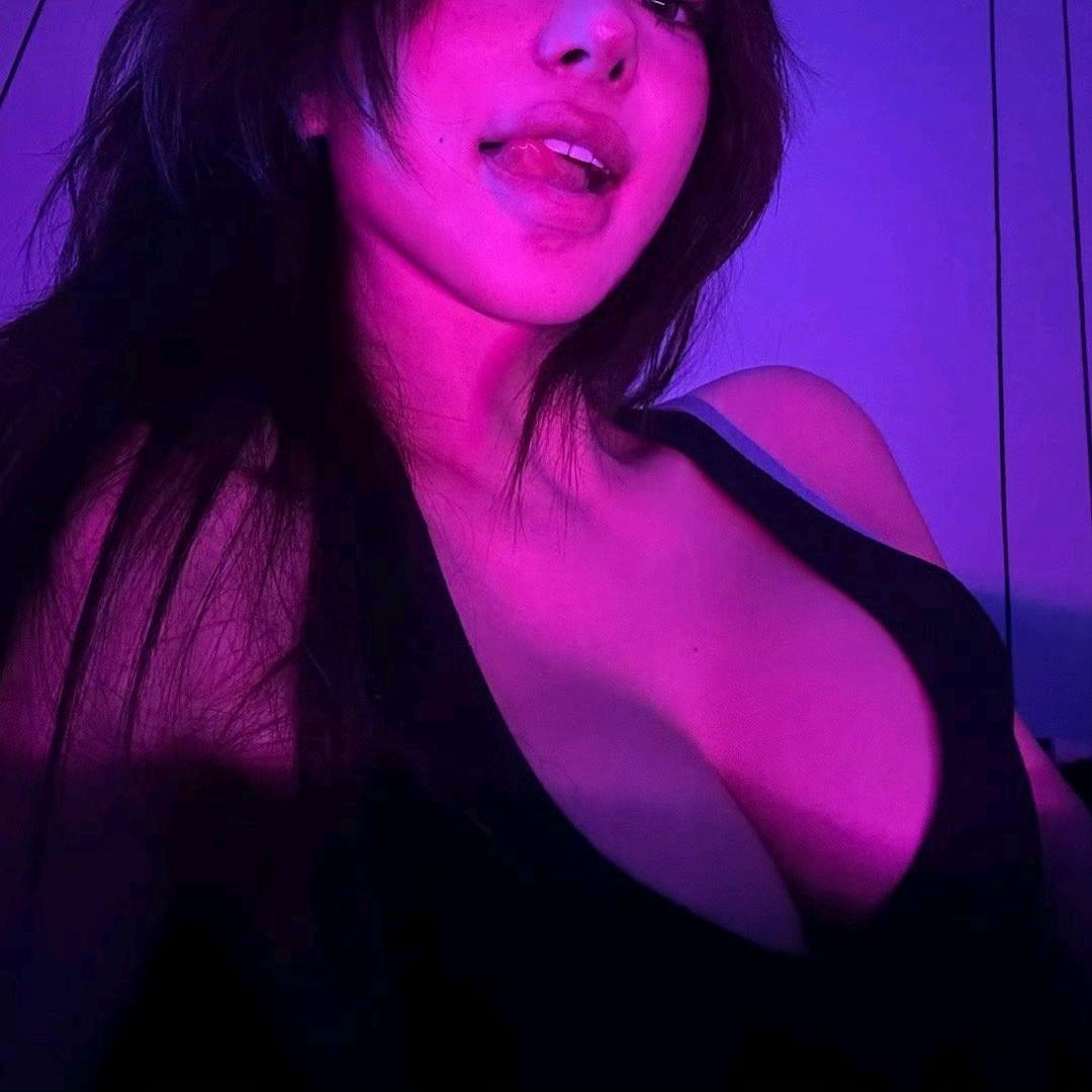 娇羞俏寡妇