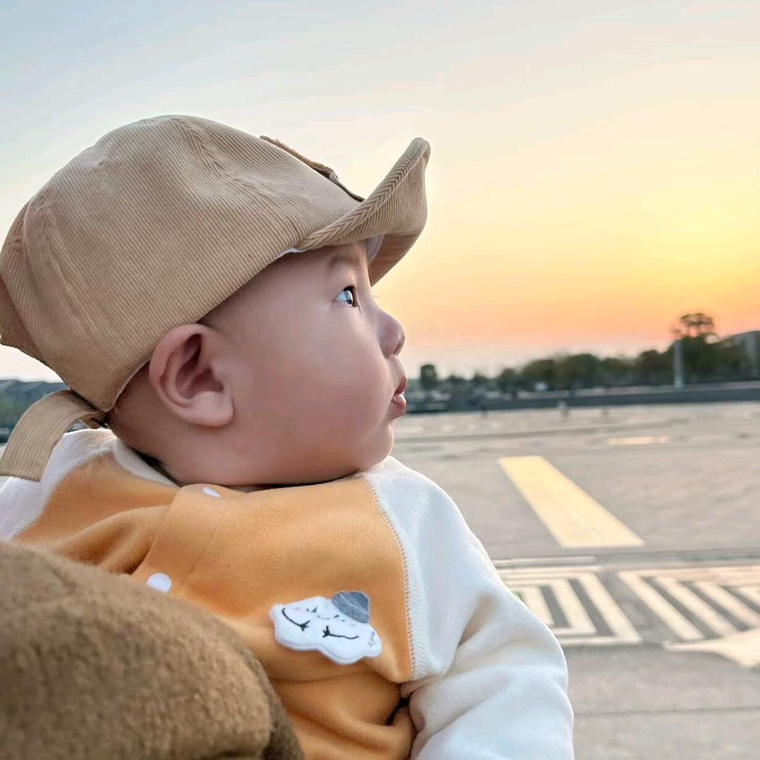 嗯ヽ(○^㉨^)ﾉ♪快乐