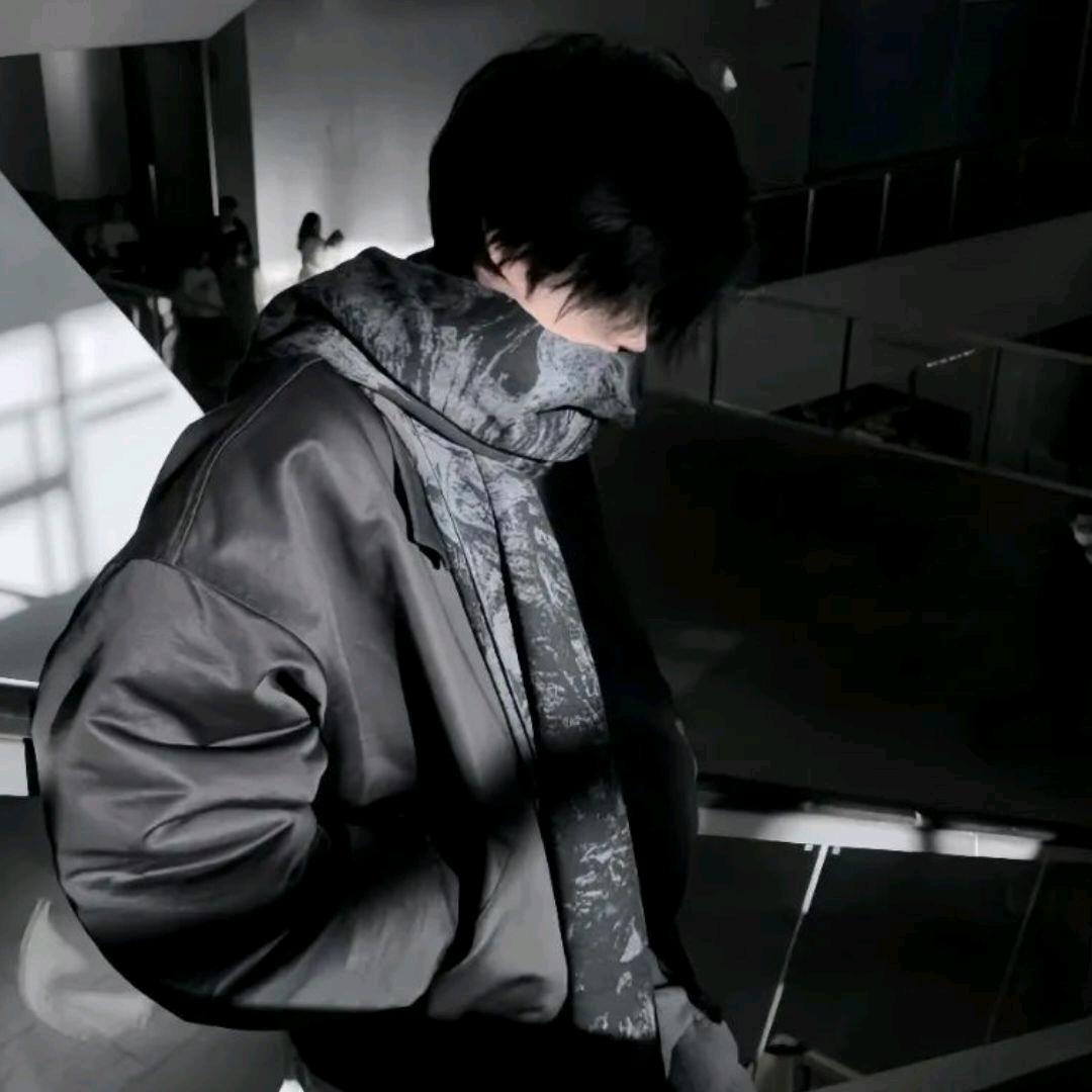 麒华（磁铁king成年天天开心！）