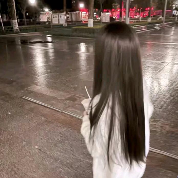睡     ，