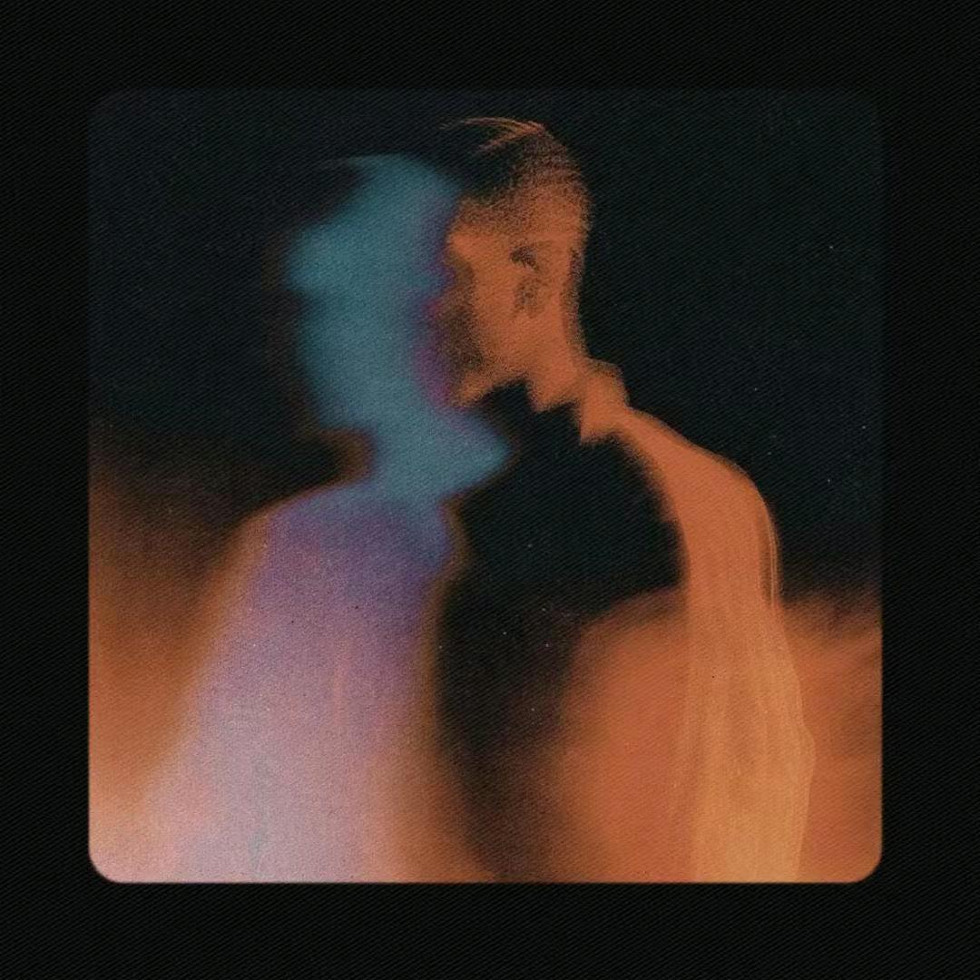 阿查在吃烂苹果