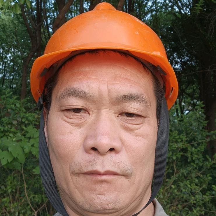 傻子哥早上4点50开播