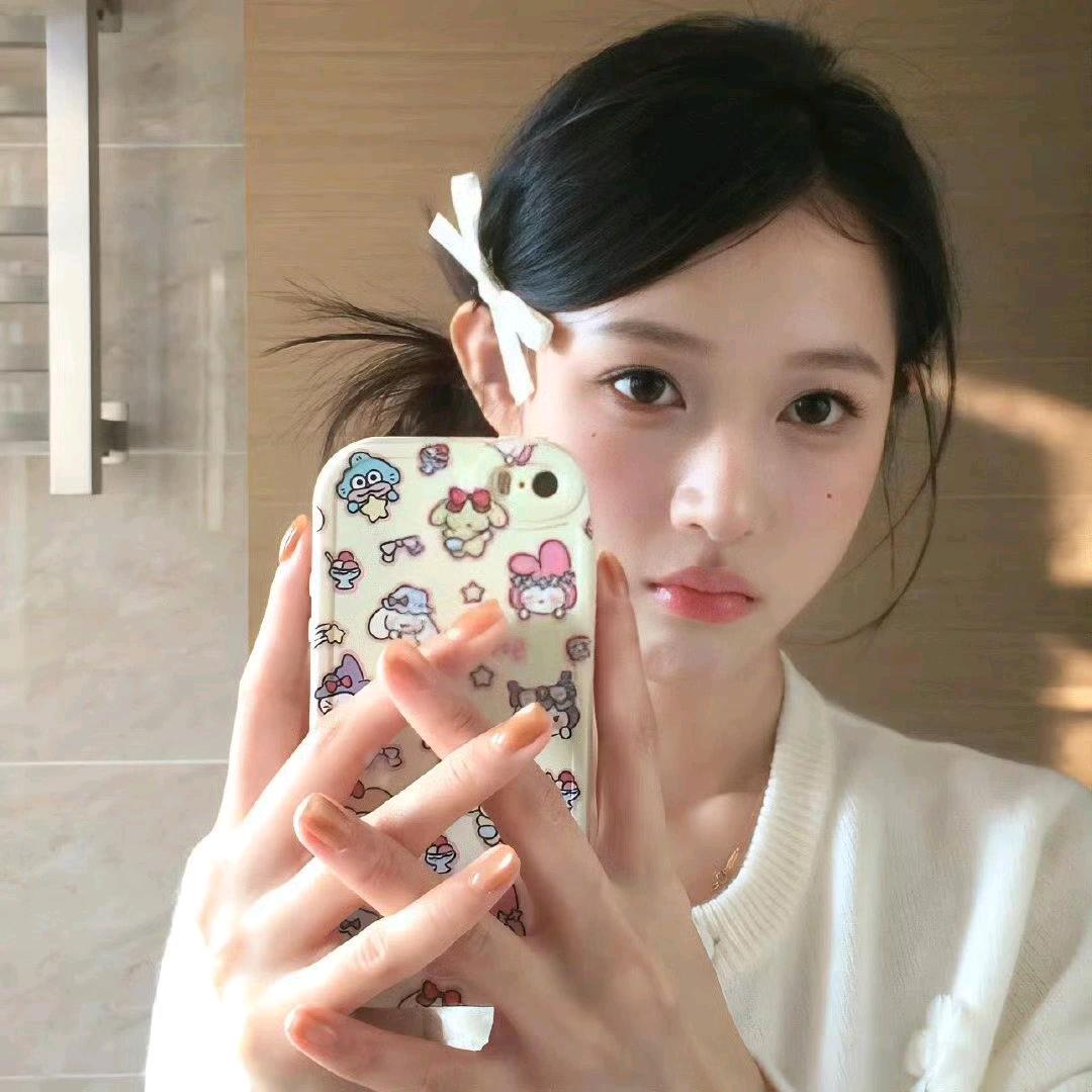 耳钉云容卷毛妹妹多米舞哥追个剧