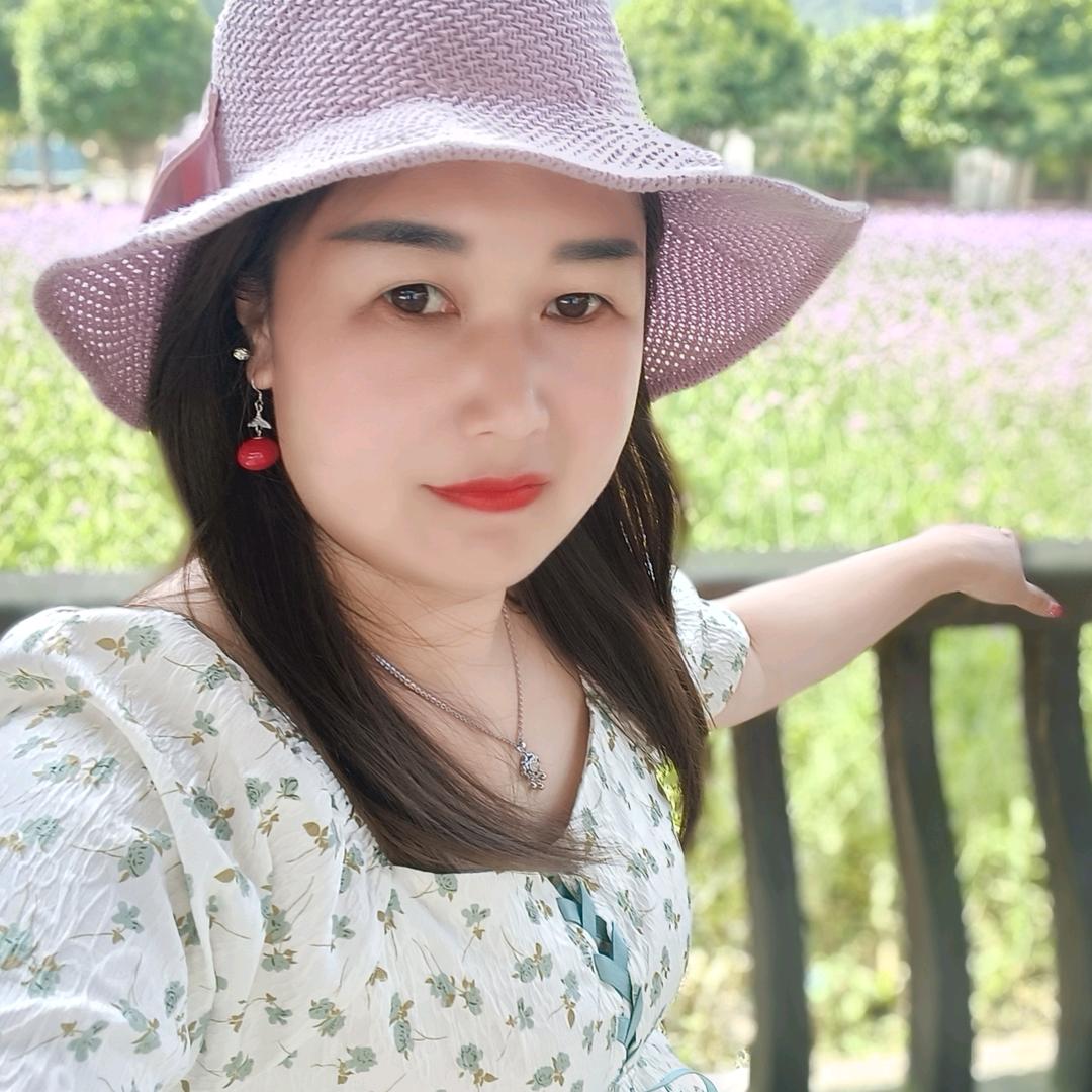 洁白云朵