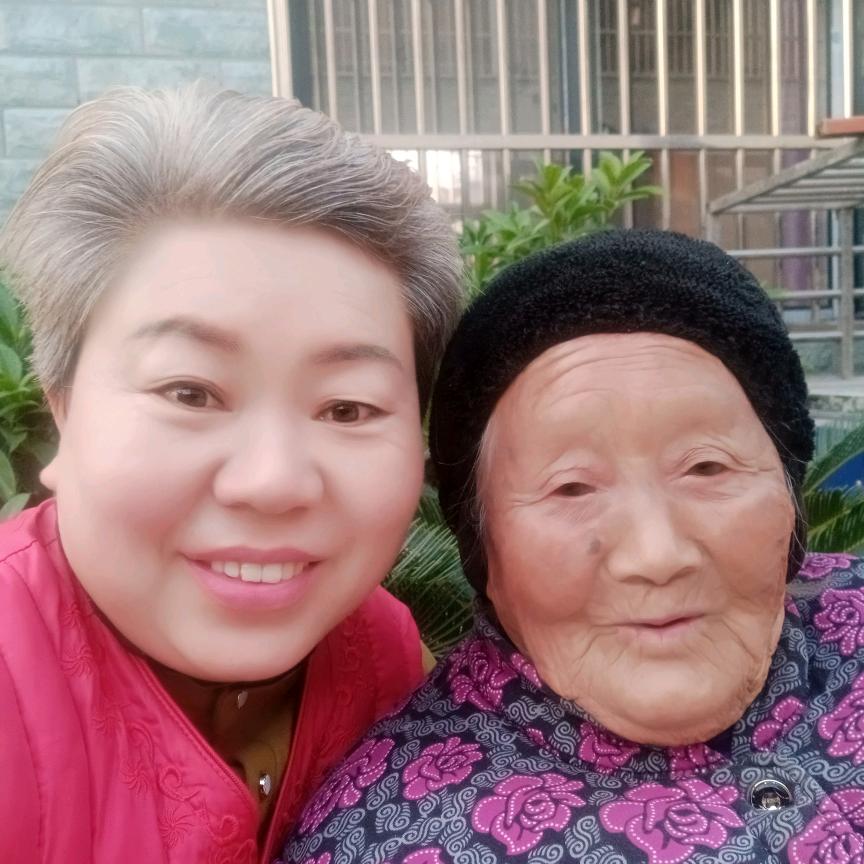 王三姐和农村百岁婆婆(首播)