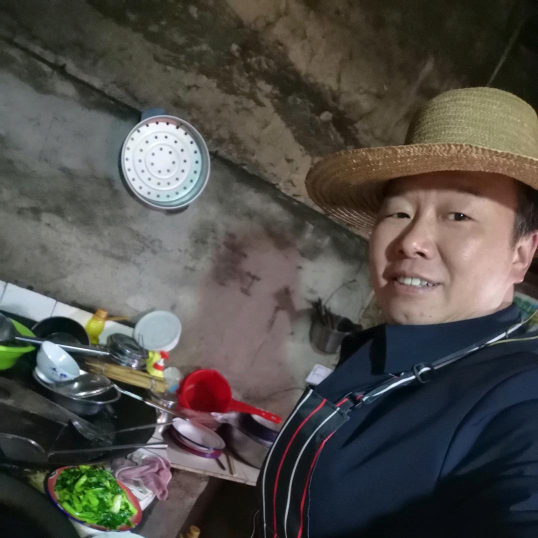 老郭爱唱歌的大厨