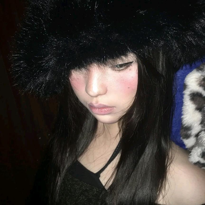 后现代崩溃少女