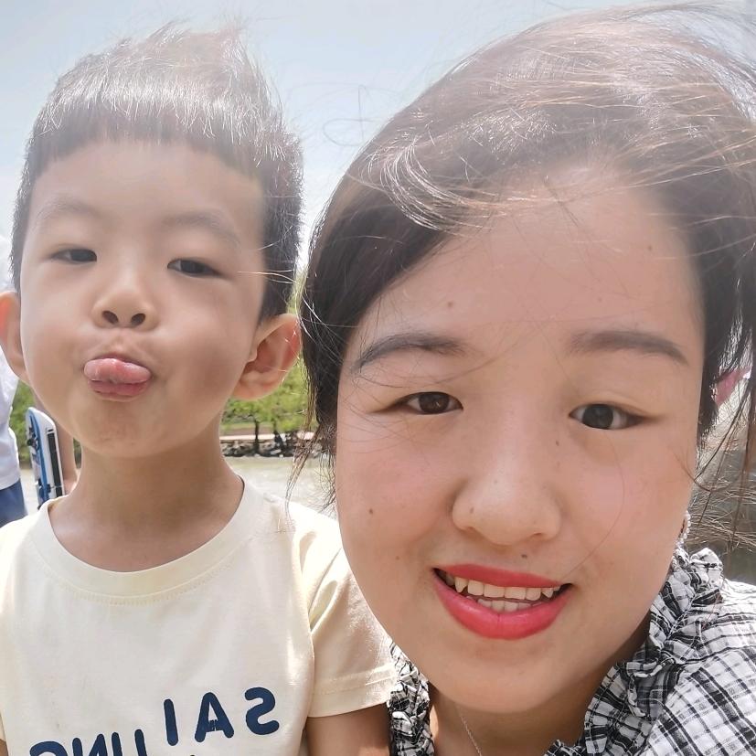 小马和小小姜（直播创业）