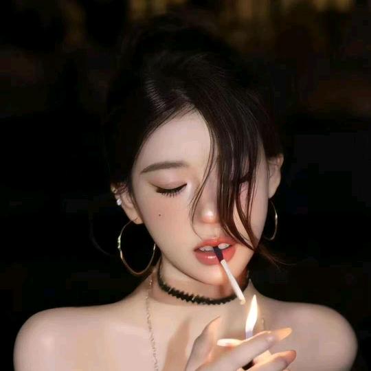 卖火机的小姐姐