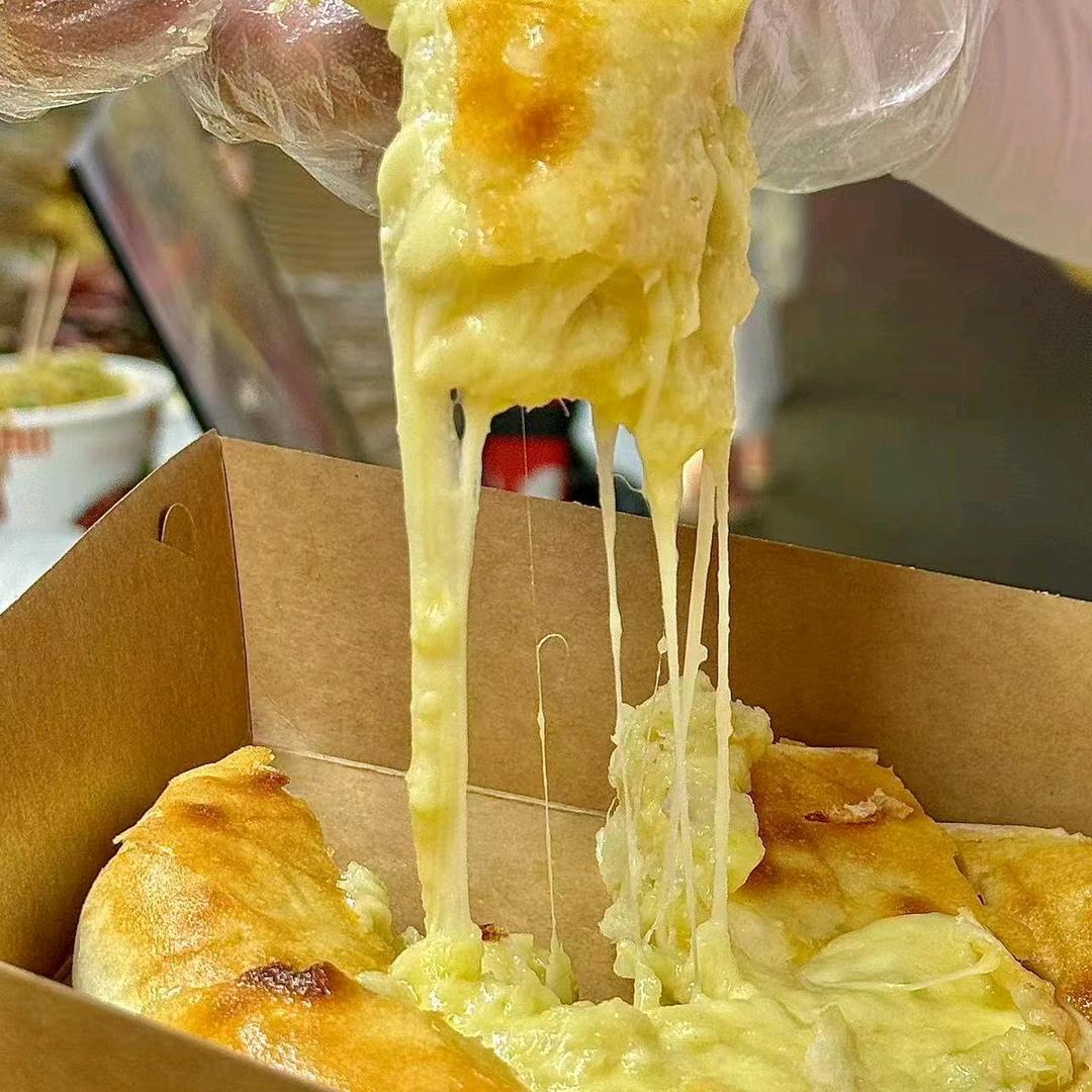 林姐，爆浆榴莲芝士饼。新品网红无边披萨