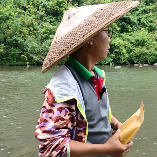 爱钓鱼的修车人