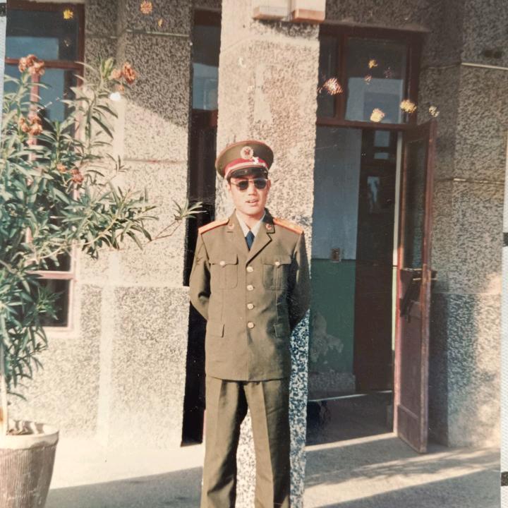 与石居主