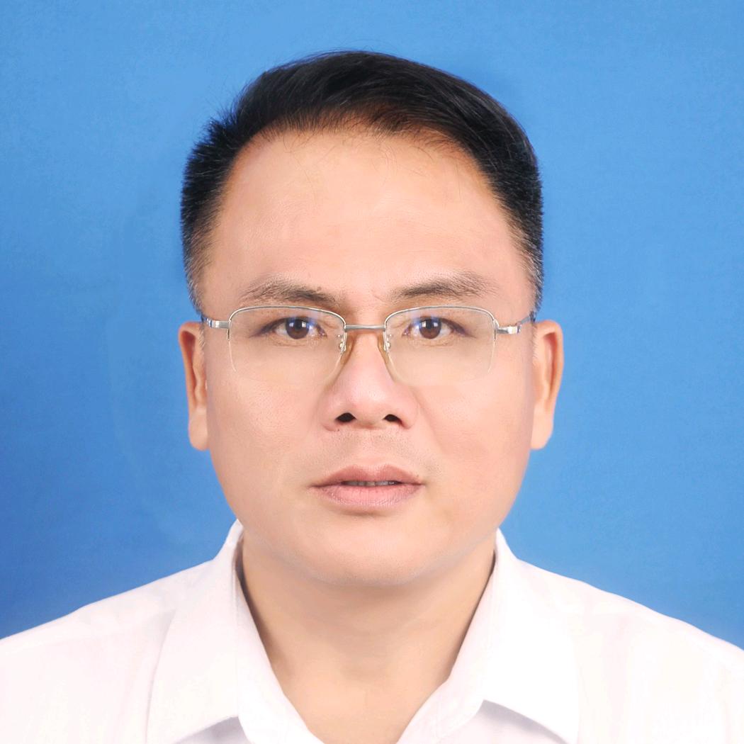 信丰成龙综合素质教育基地赖校长