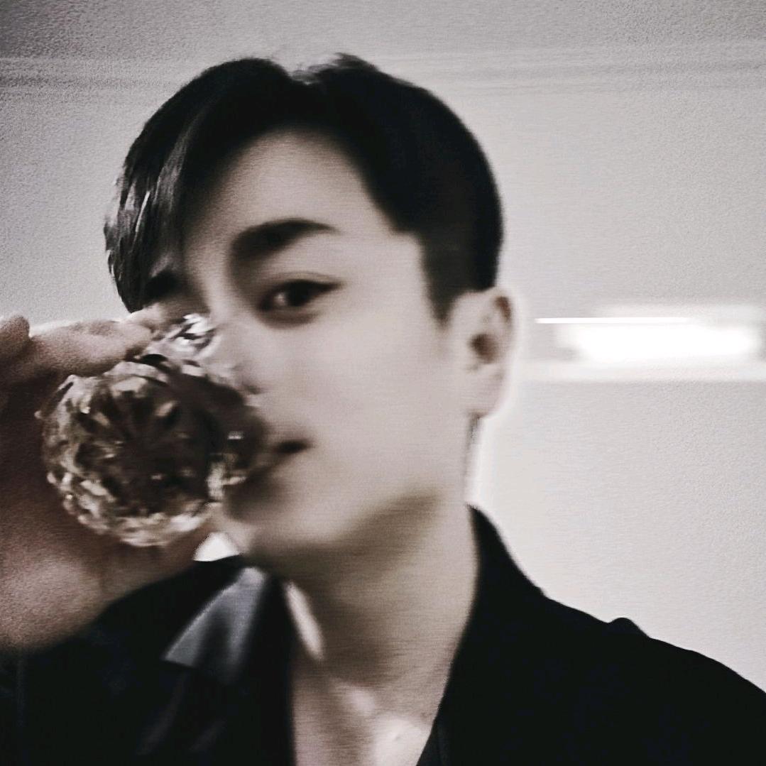 十 一  🥃