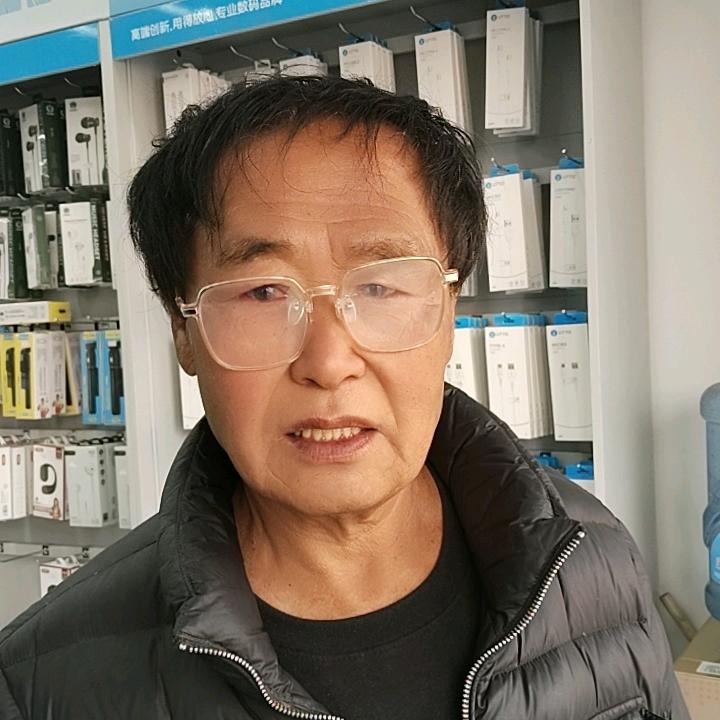 看着你的阿杜。