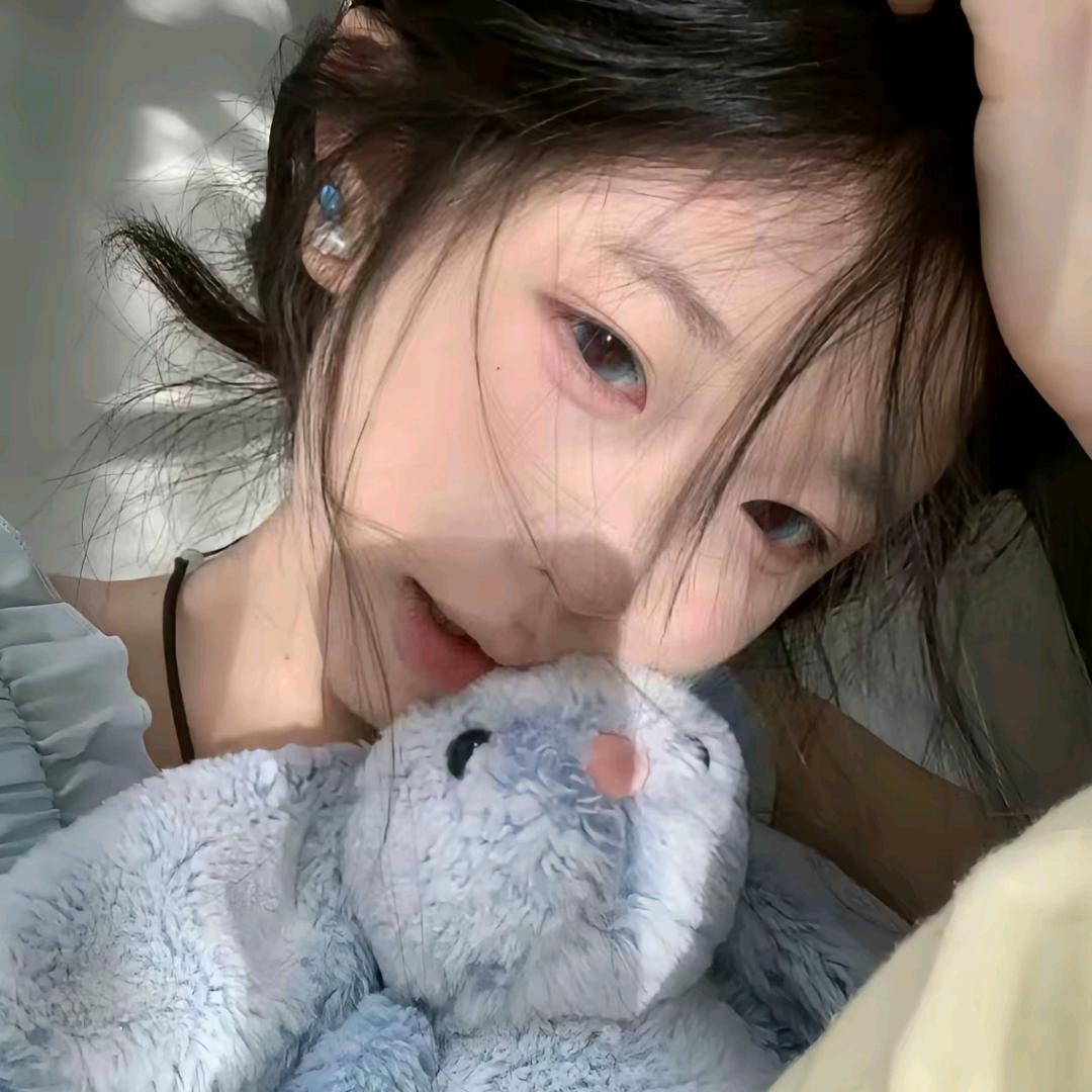 ʚ聆月ɞ