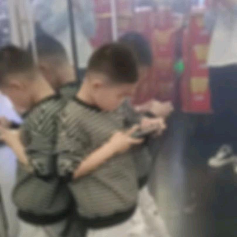 无敌小孩哥