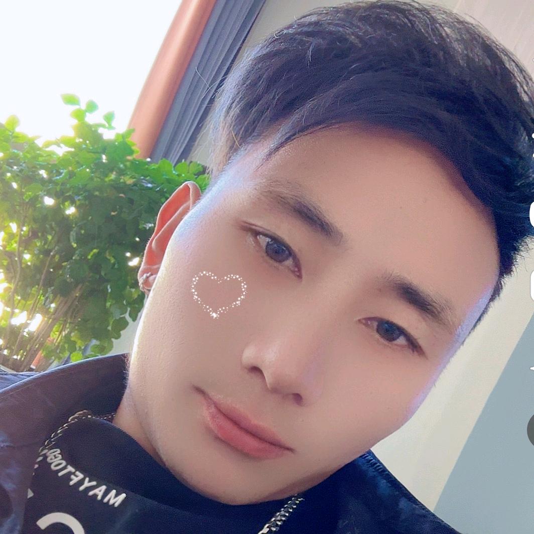: ⍨༽别碰我心