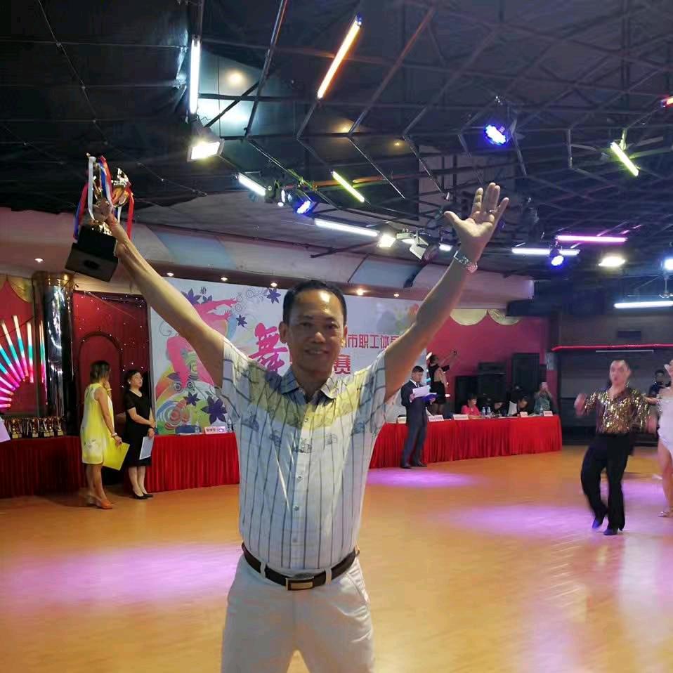 允业潮流服装百货