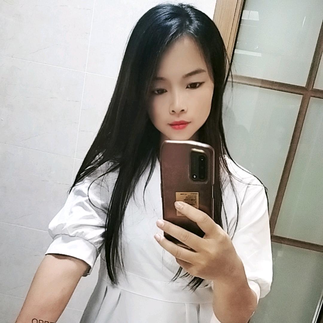 楚楚（爱唱歌）
